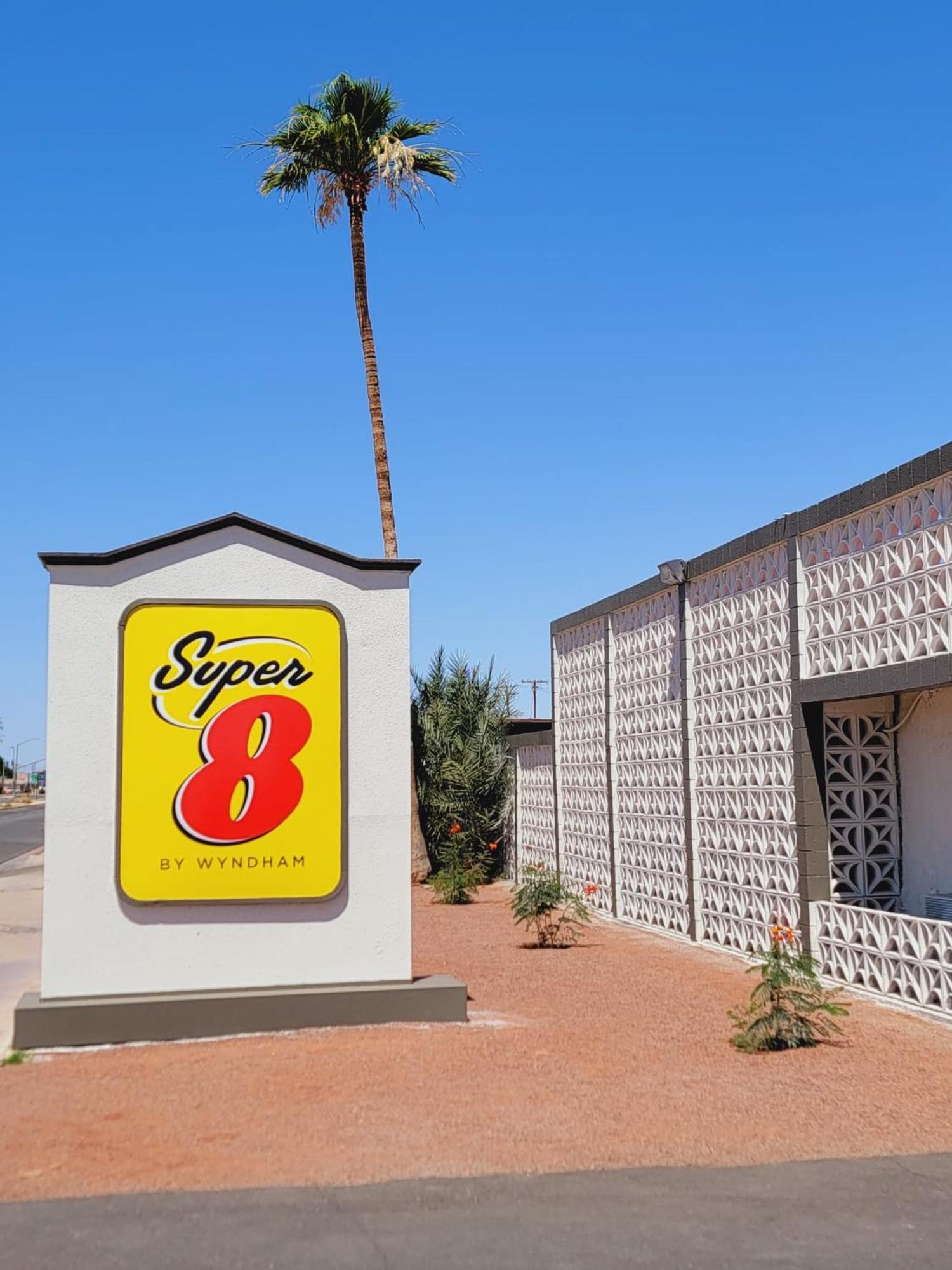 Отель Super 8 By Wyndham El Centro North Экстерьер фото